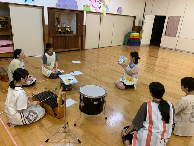 う