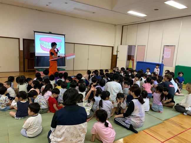 こ